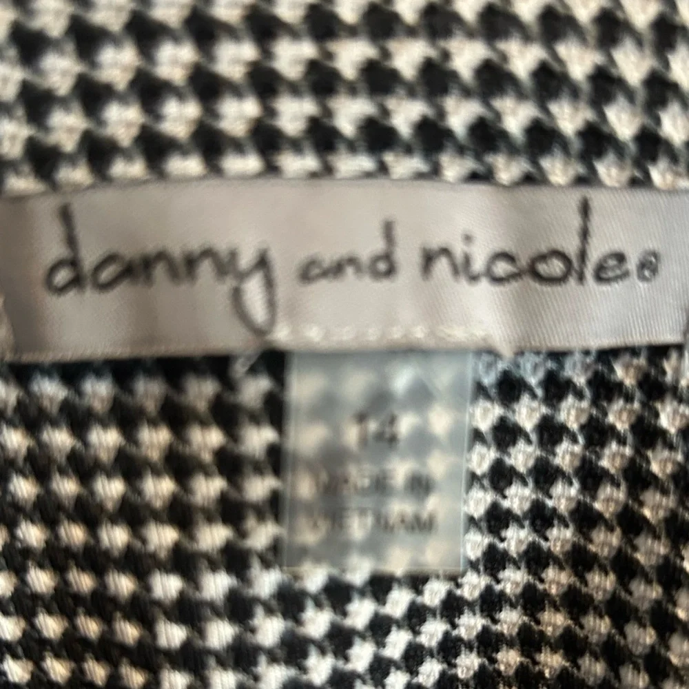 Danny & Nicole Black and White Houndstooth Blazer